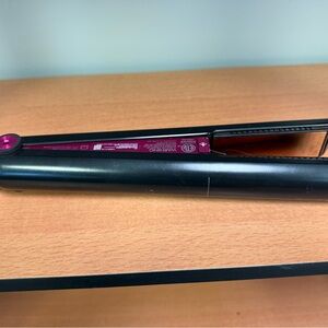 Dyson corrale styler straightener   Like new